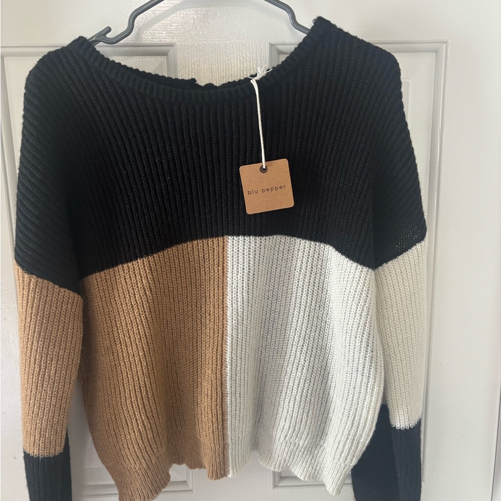 Blu Pepper Women's Sweater - Black, Tan, and White w/ back bow tie